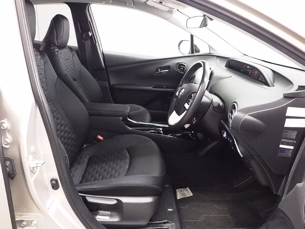 TOYOTA PRIUS PHV