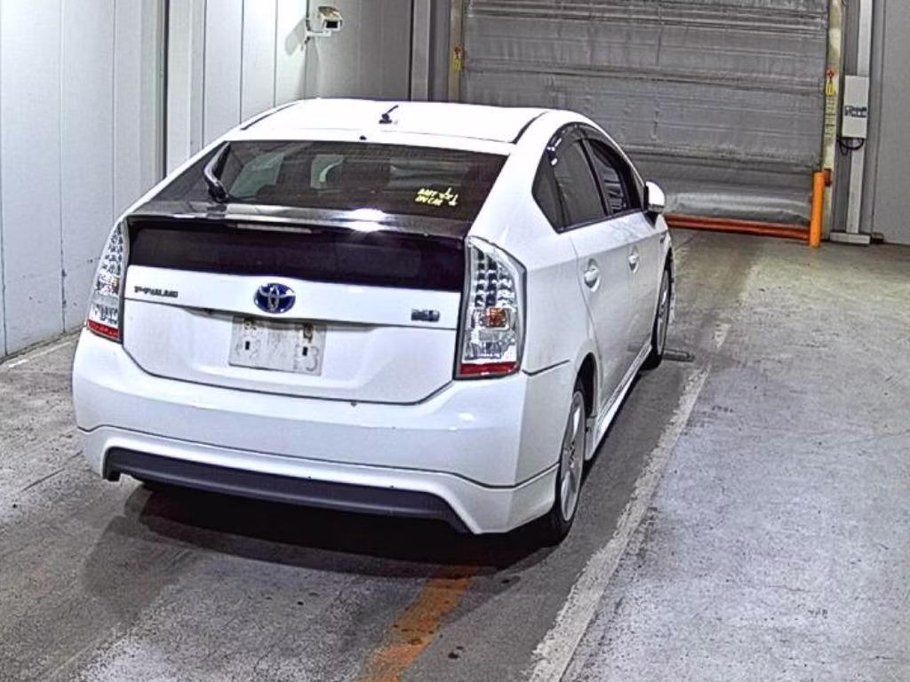 TOYOTA PRIUS