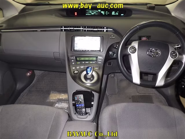 TOYOTA PRIUS