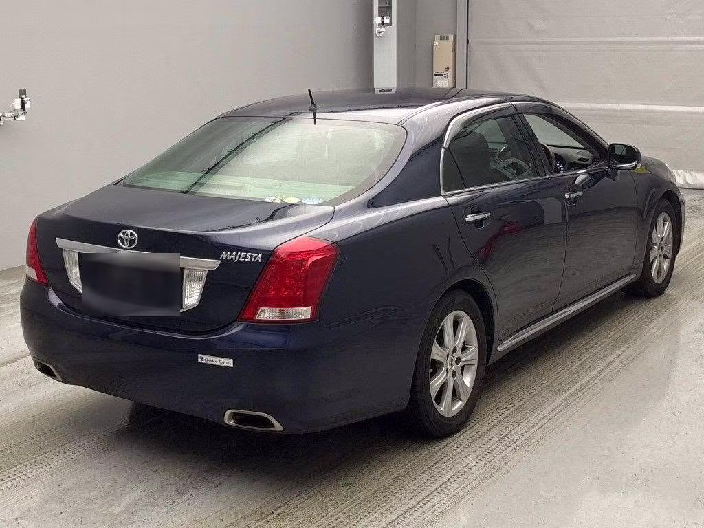 TOYOTA CROWN MAJESTA