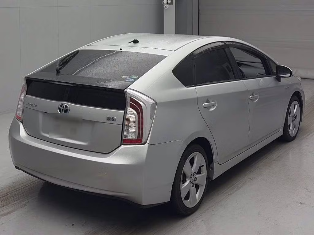 TOYOTA PRIUS