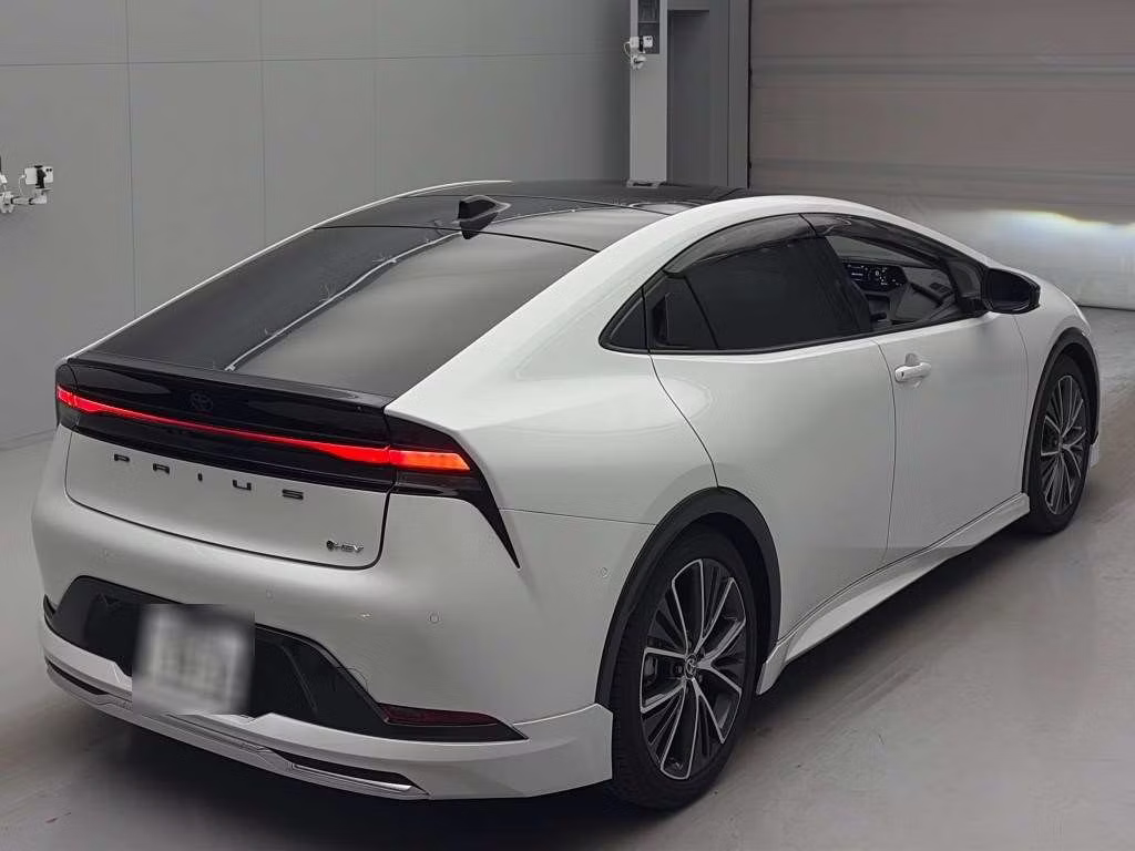 TOYOTA PRIUS