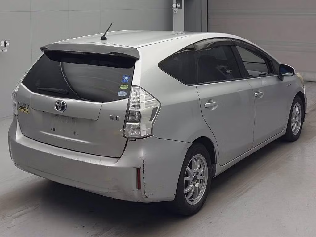 TOYOTA PRIUS ALPHA