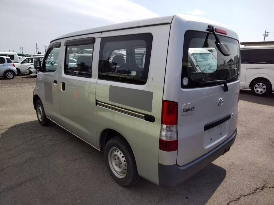 TOYOTA TOWN ACE