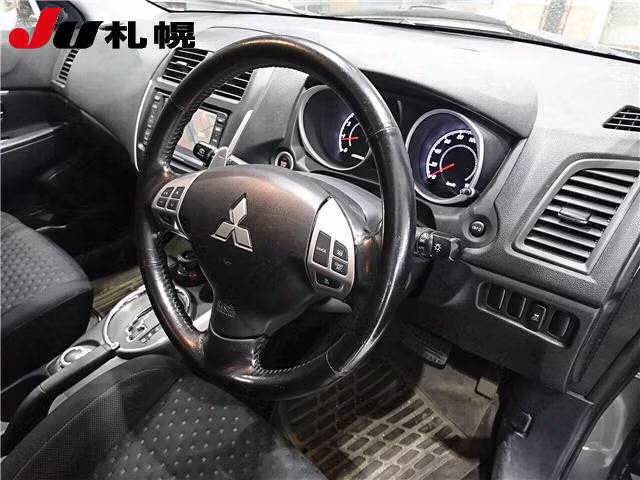 MITSUBISHI RVR
