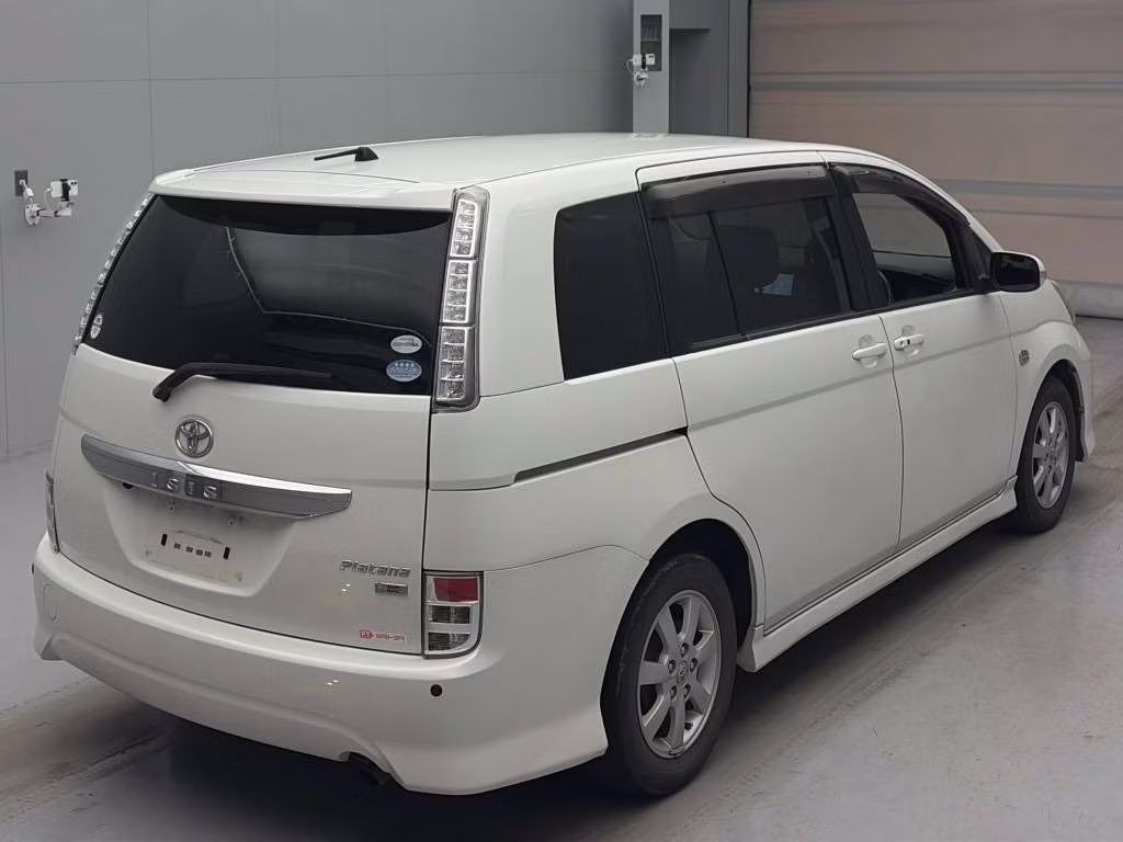TOYOTA ISIS