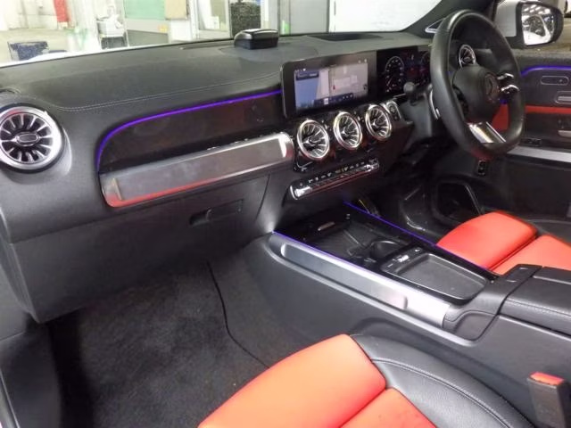 MERCEDES-BENZ GLB-CLASS