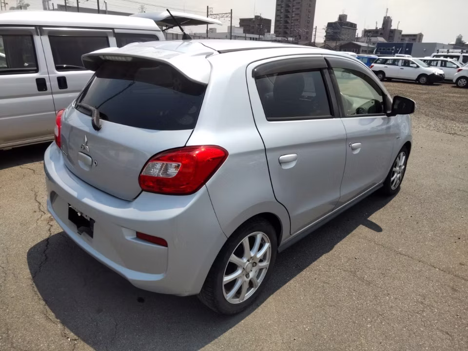 MITSUBISHI MIRAGE