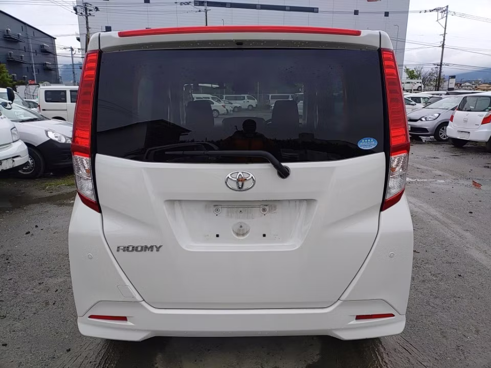TOYOTA ROOMY