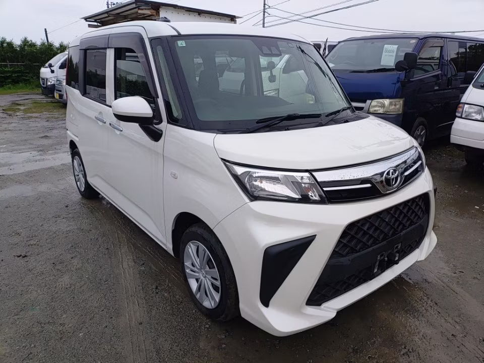 TOYOTA ROOMY