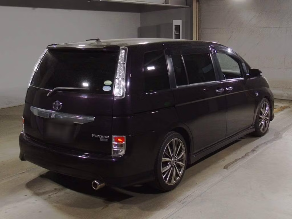 TOYOTA ISIS