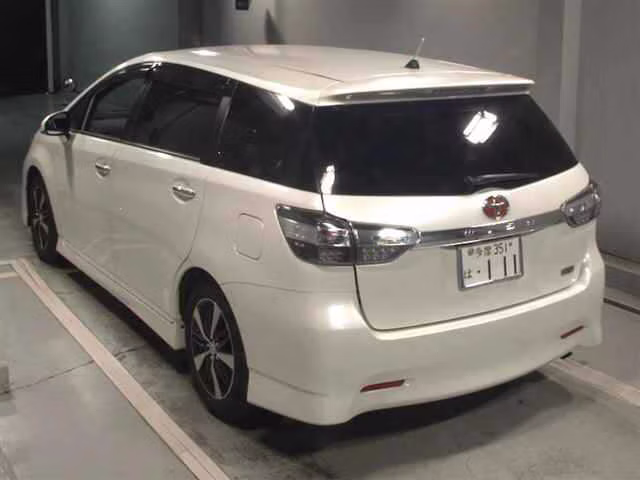 TOYOTA WISH