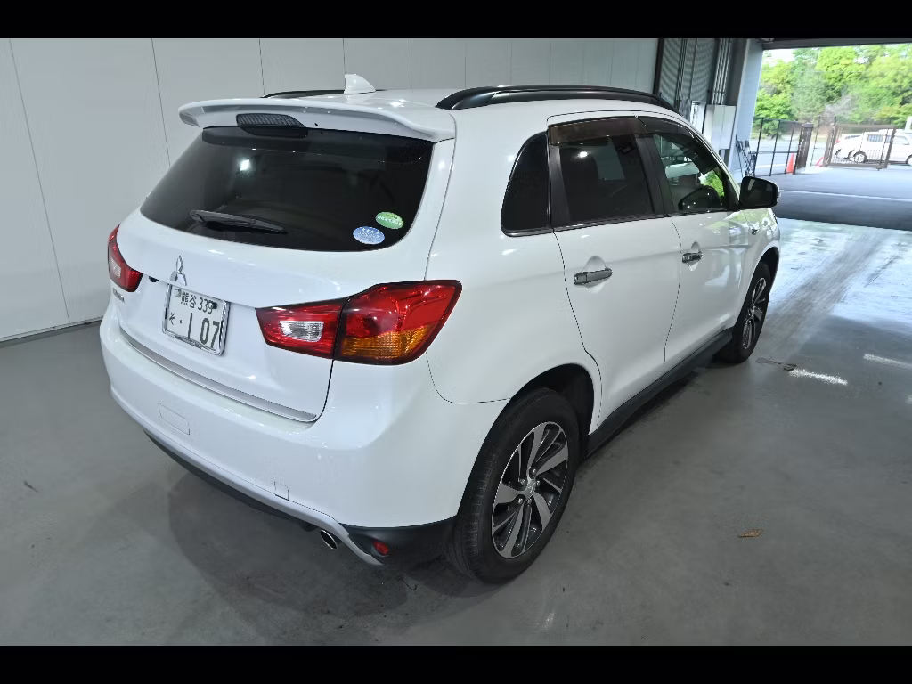 MITSUBISHI RVR