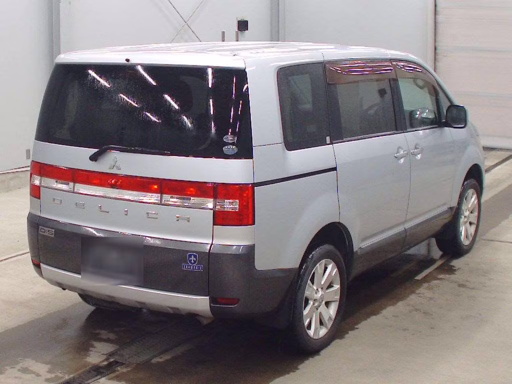 MITSUBISHI DELICA D:5