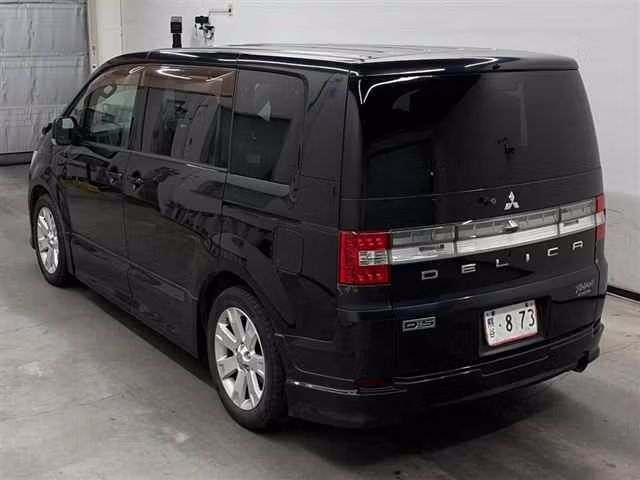MITSUBISHI DELICA D:5