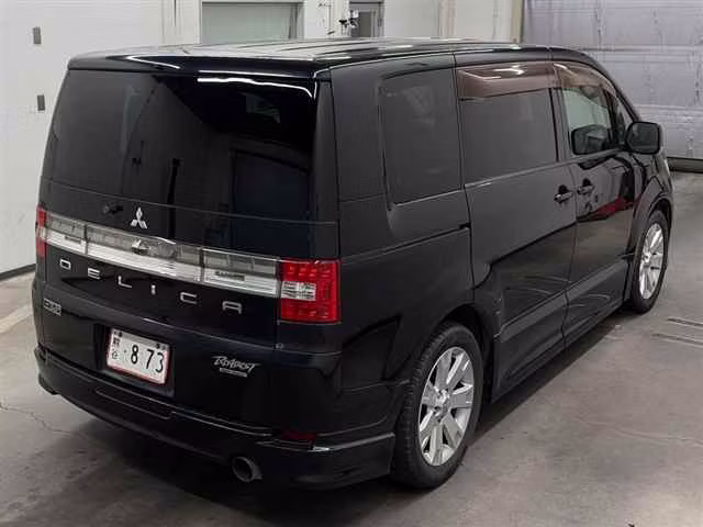 MITSUBISHI DELICA D:5