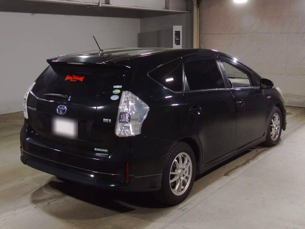 TOYOTA PRIUS ALPHA
