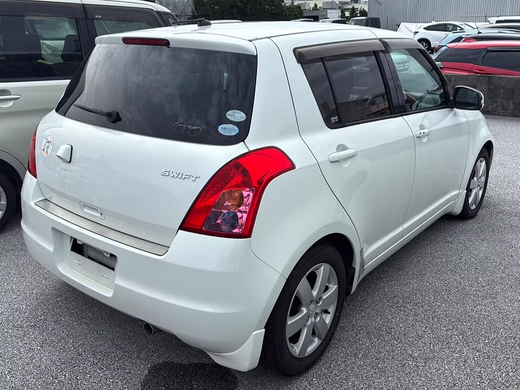 SUZUKI SWIFT