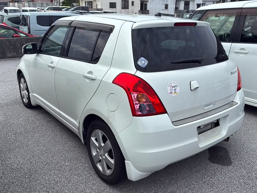 SUZUKI SWIFT