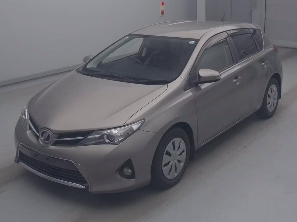 TOYOTA AURIS