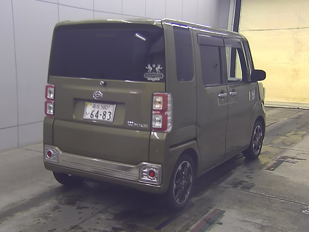 DAIHATSU WAKE