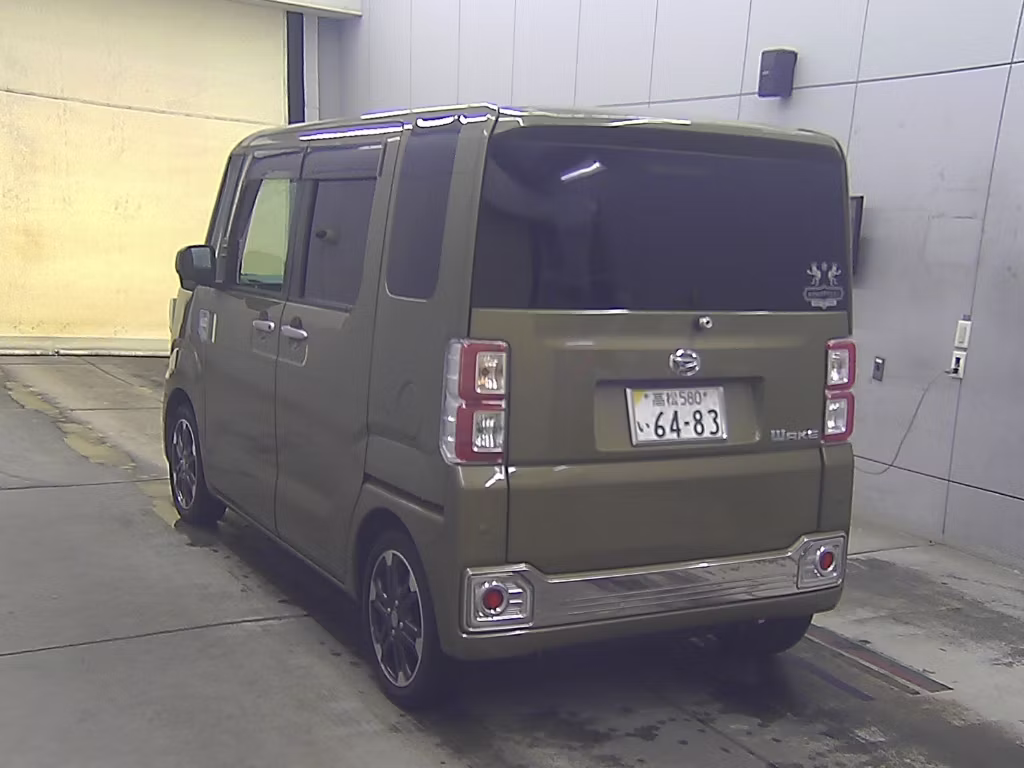 DAIHATSU WAKE