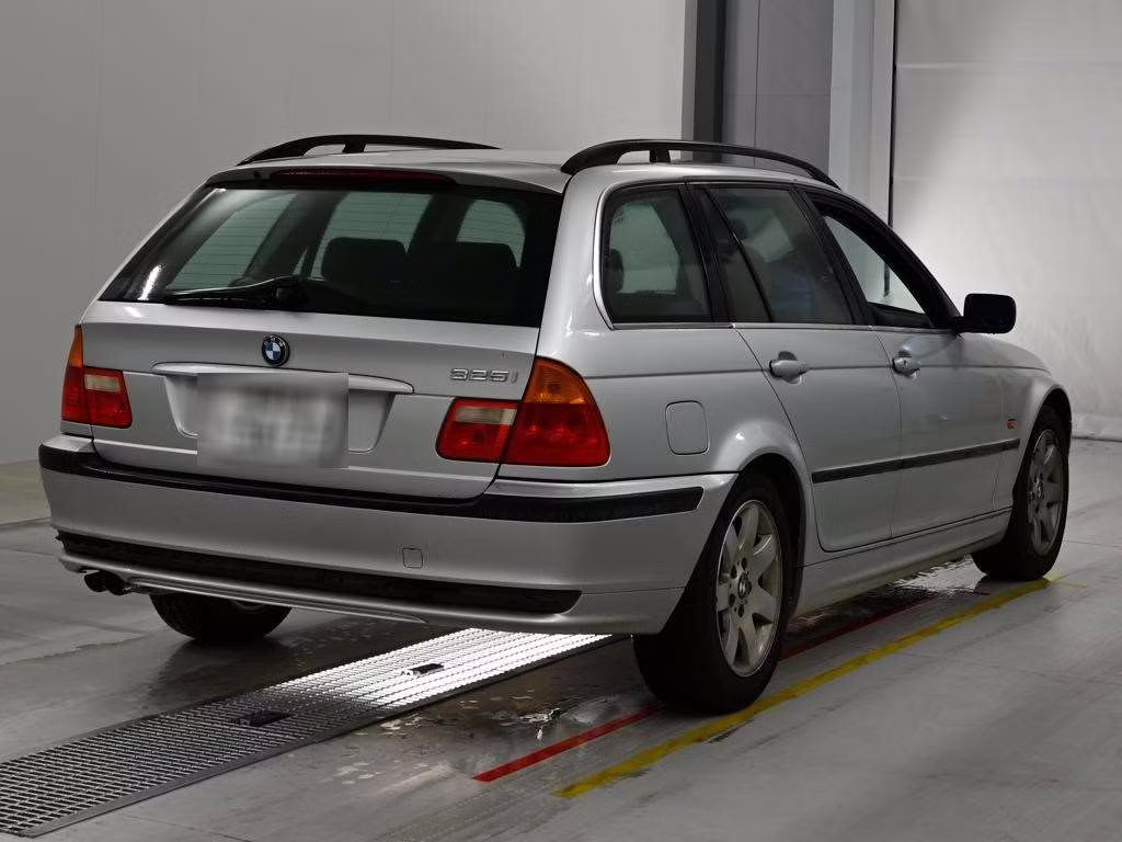 BMW 3-SERIES