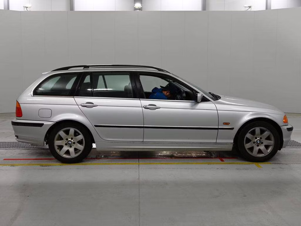 BMW 3-SERIES