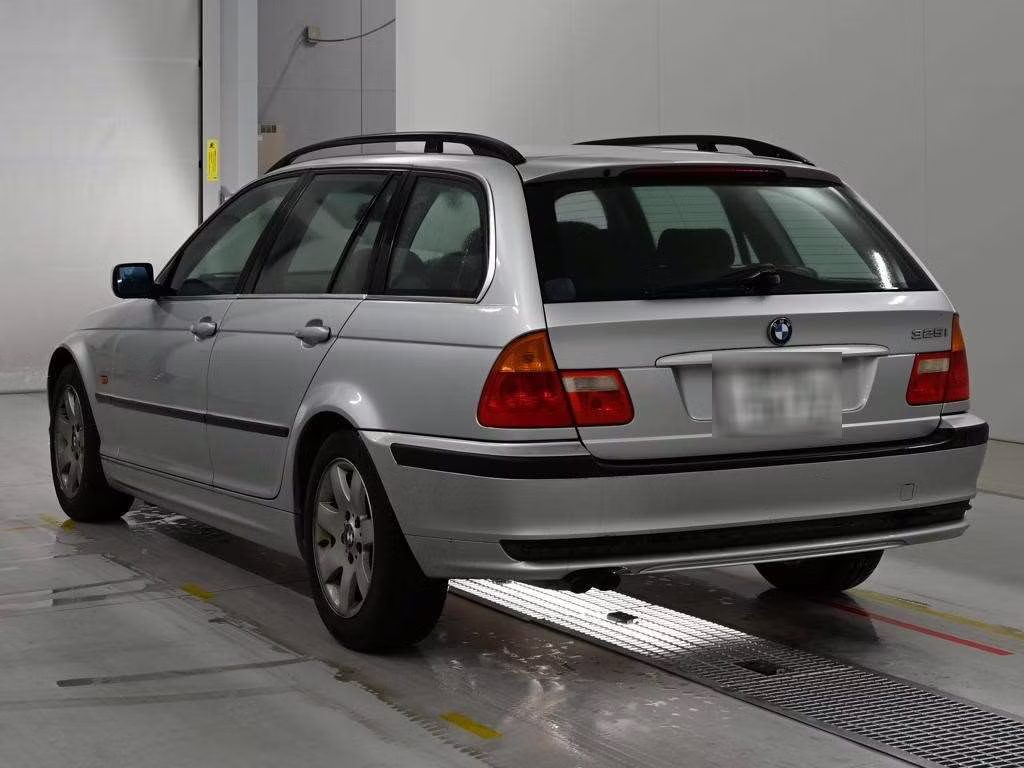 BMW 3-SERIES