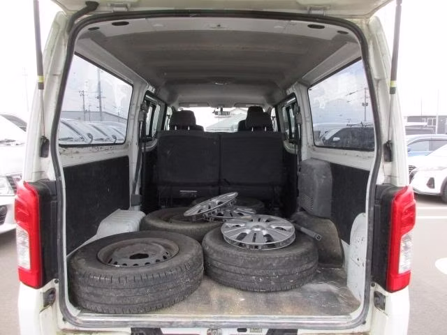 NISSAN NV350 CARAVAN