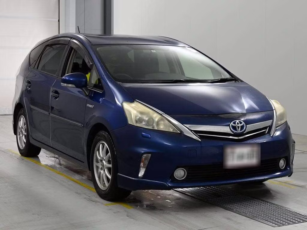 TOYOTA PRIUS ALPHA