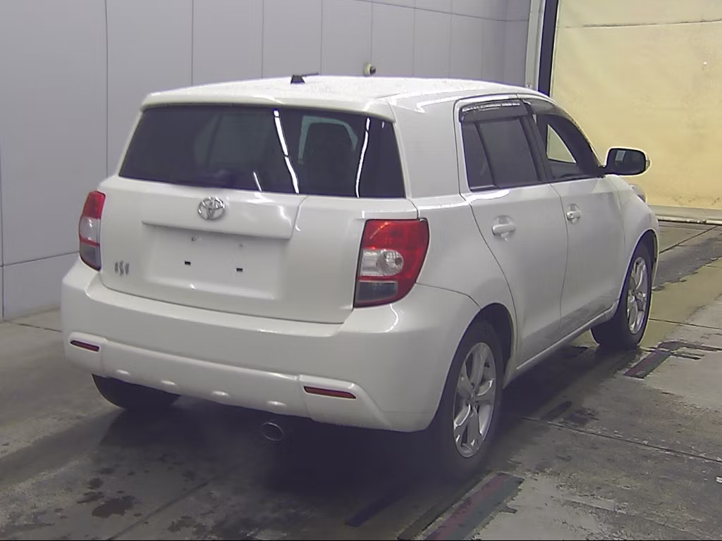TOYOTA IST