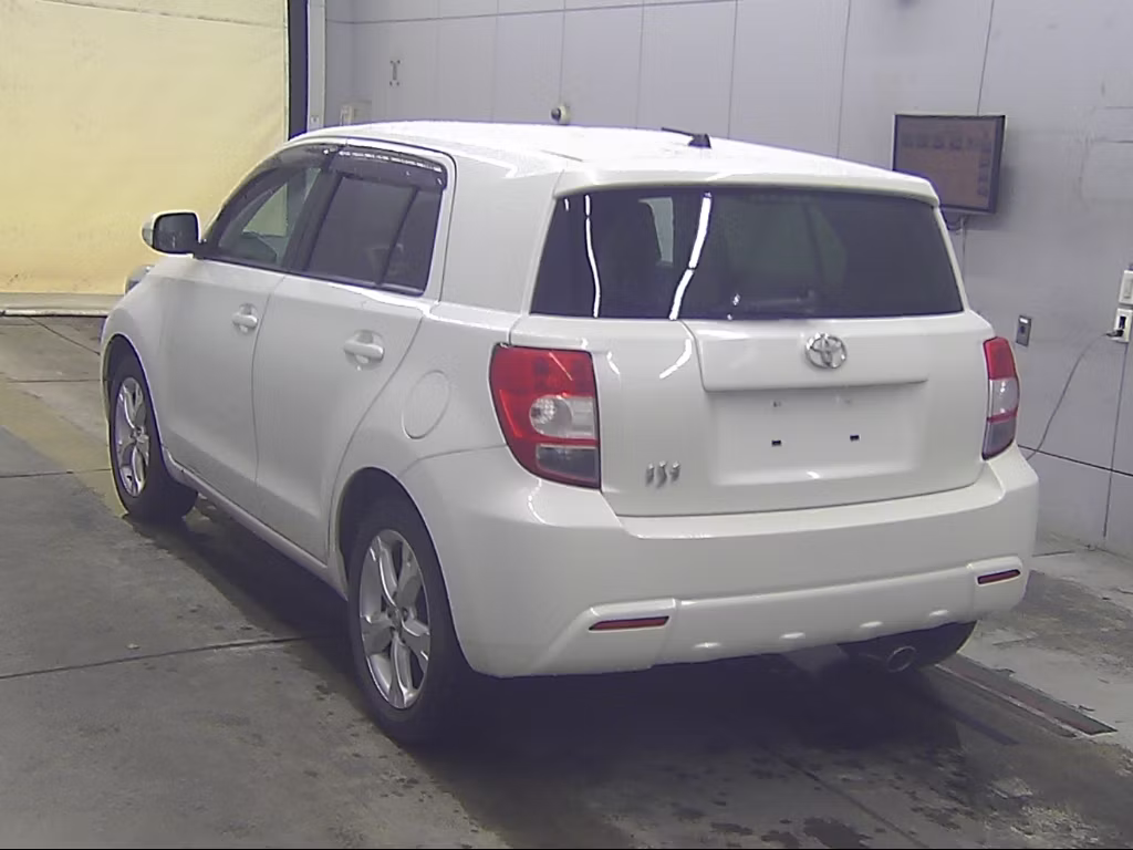 TOYOTA IST