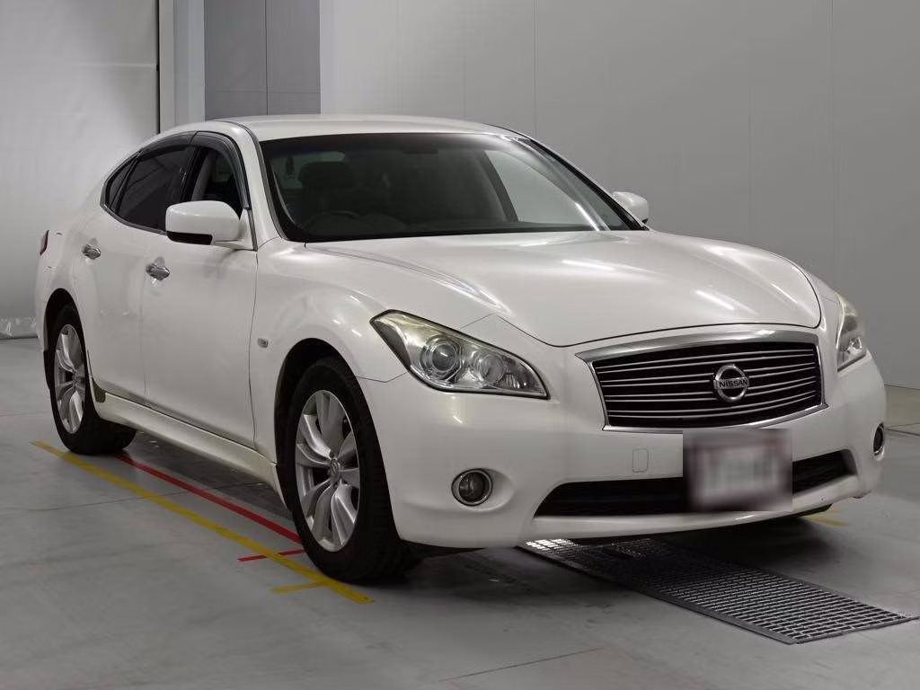 NISSAN FUGA