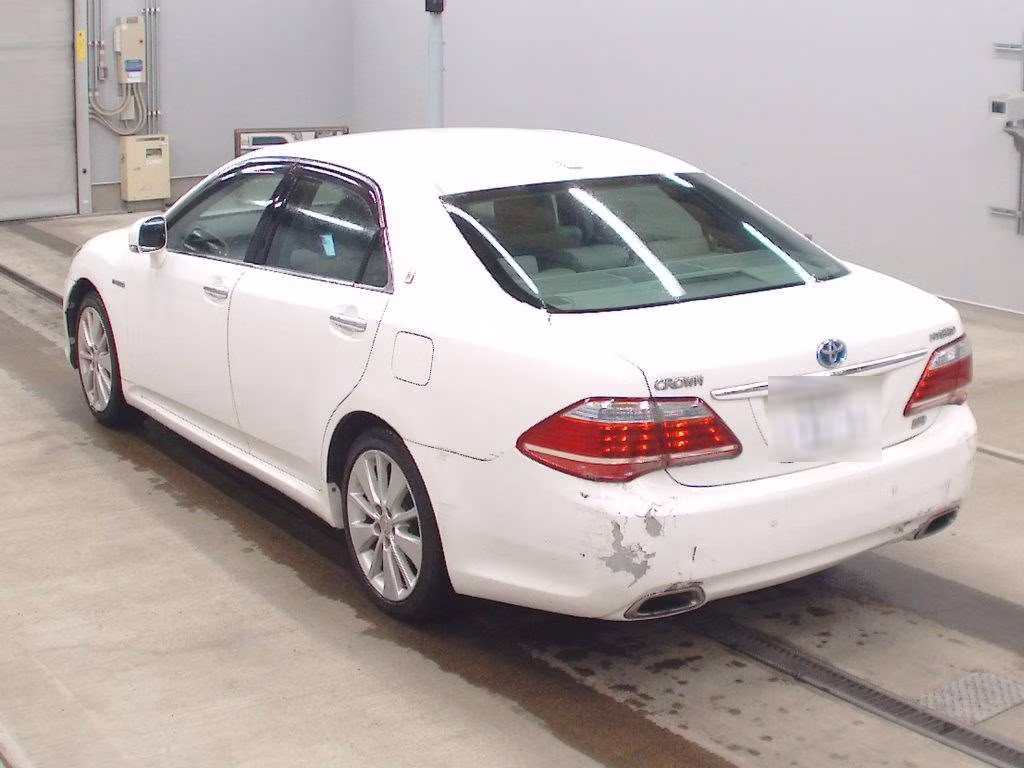 TOYOTA CROWN