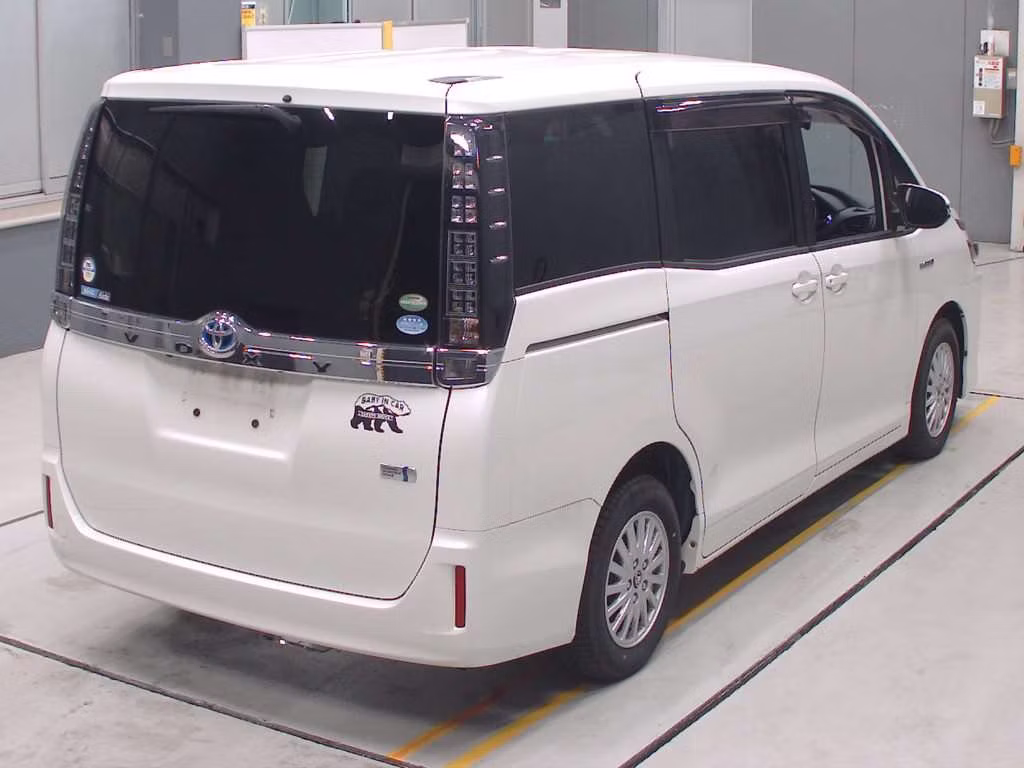 TOYOTA VOXY