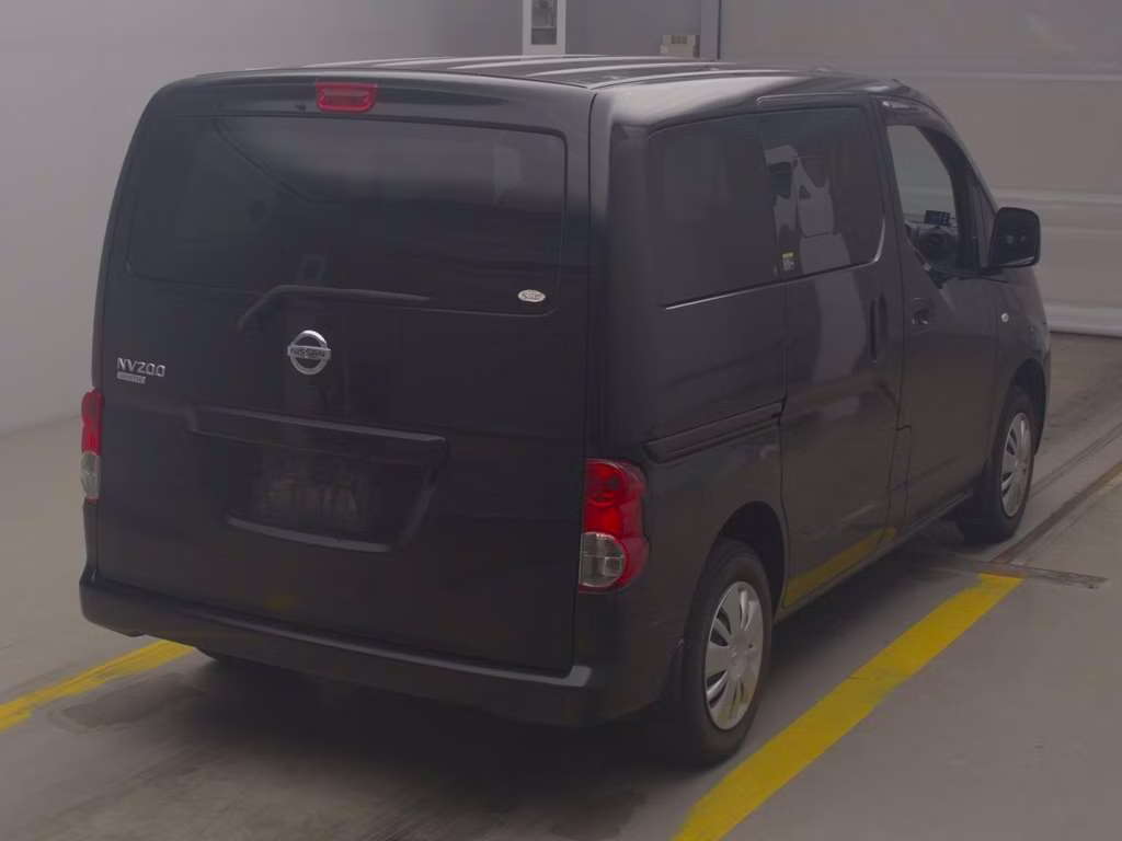 NISSAN NV200