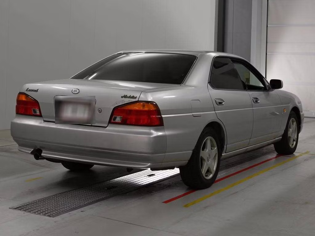NISSAN LAUREL