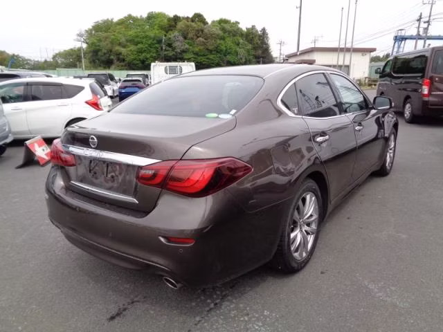 NISSAN FUGA