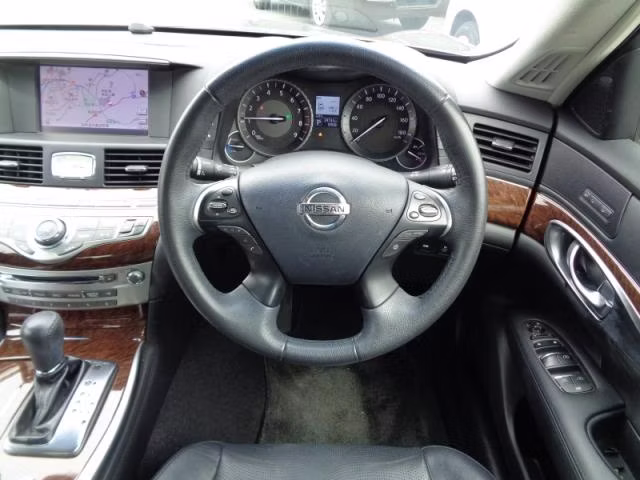 NISSAN FUGA
