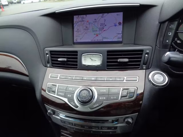 NISSAN FUGA