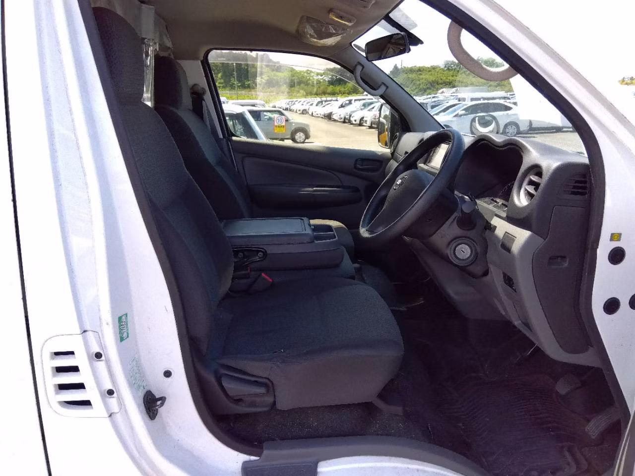 NISSAN NV350 CARAVAN
