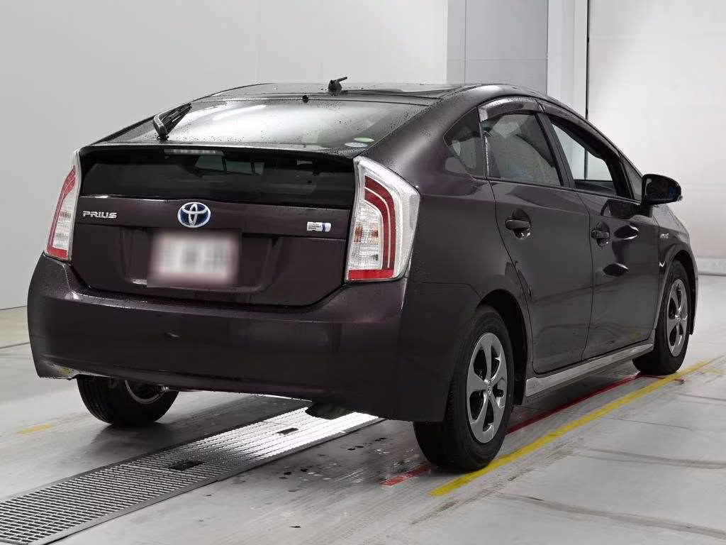 TOYOTA PRIUS