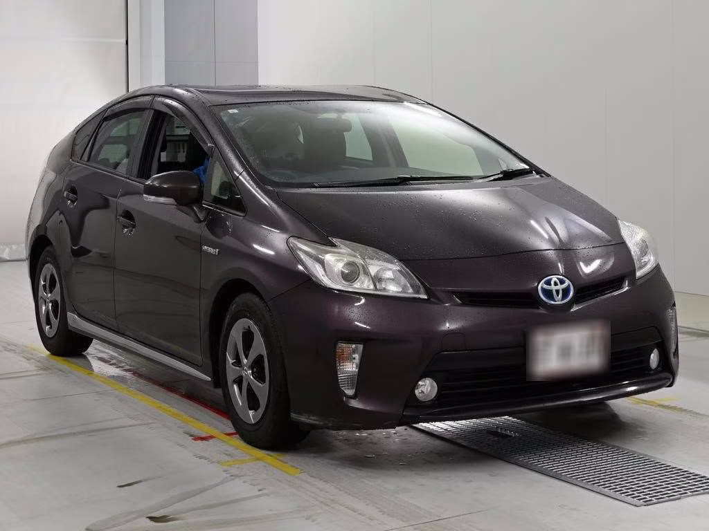 TOYOTA PRIUS
