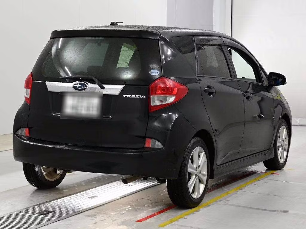 SUBARU TREZIA