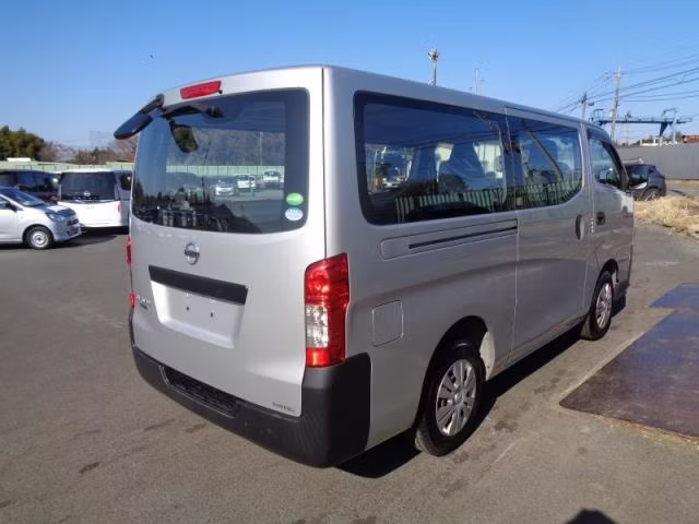 NISSAN NV350 CARAVAN