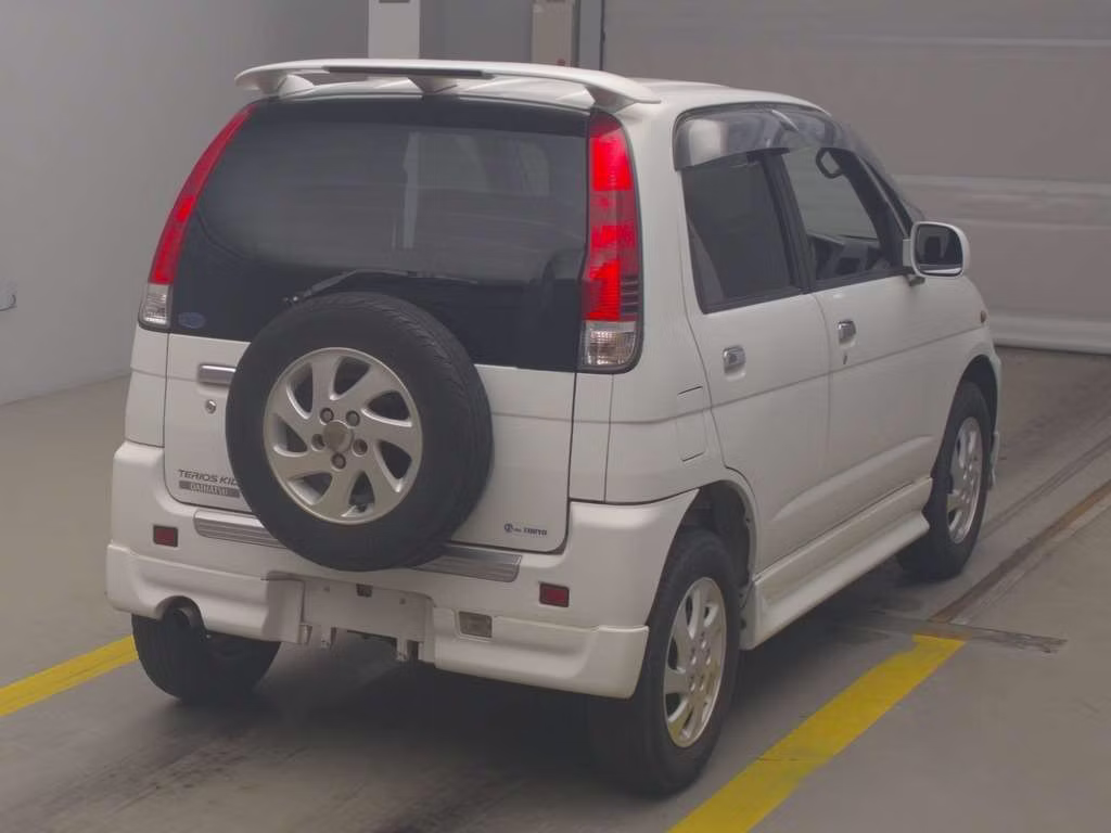 DAIHATSU TERIOS KID