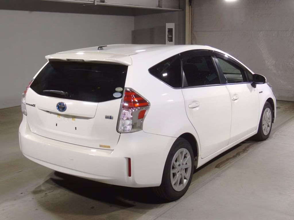 TOYOTA PRIUS ALPHA