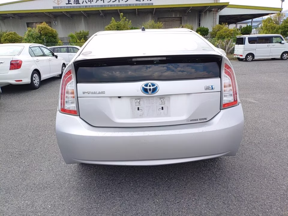 TOYOTA PRIUS