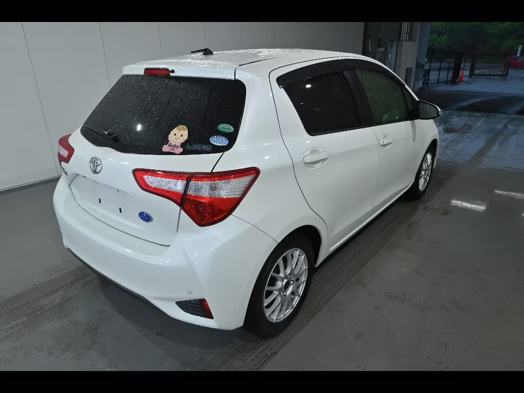 TOYOTA VITZ